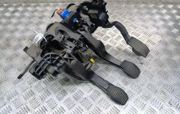 Opel Combo D Accelerator throttle pedal