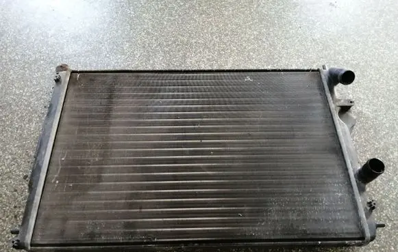 Renault Megane II Coolant radiator 8200062690
