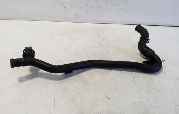 Engine coolant pipe/hose