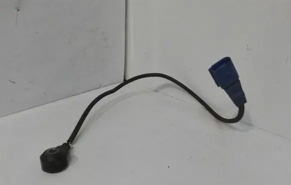 Audi A6 S6 C5 4B Detonation knock sensor 06C905377