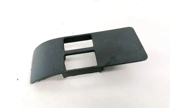 Nissan X-Trail T30 Front door window switch trim 68486EQ000