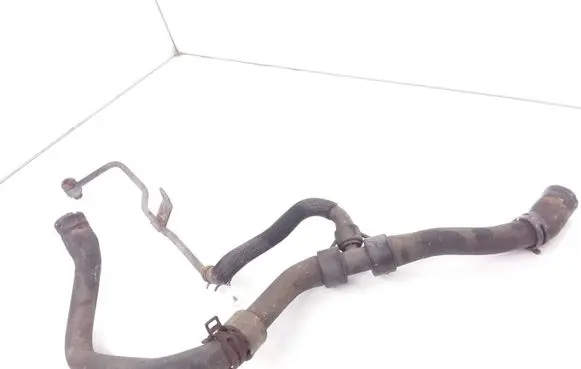 Engine coolant pipe/hose