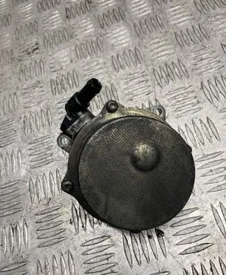 Audi A4 S4 B7 8E 8H Vacuum pump 057145100K