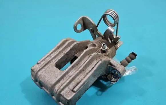 Rear brake caliper