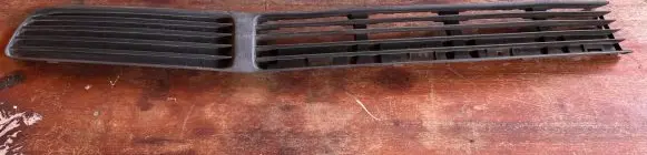 Volkswagen PASSAT B5 Front bumper lower grill 3B0853677