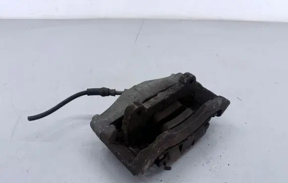 Volvo XC90 Front brake caliper 30657303