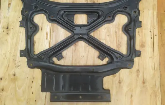 Audi Q7 4M Engine mount bracket 4M1399345C