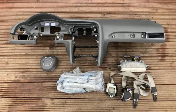 Audi A6 S6 C6 4F Airbag set with panel 
