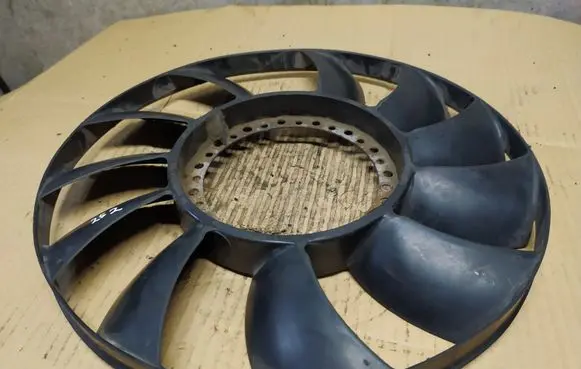 Volkswagen PASSAT B5.5 Fan impeller 058121301