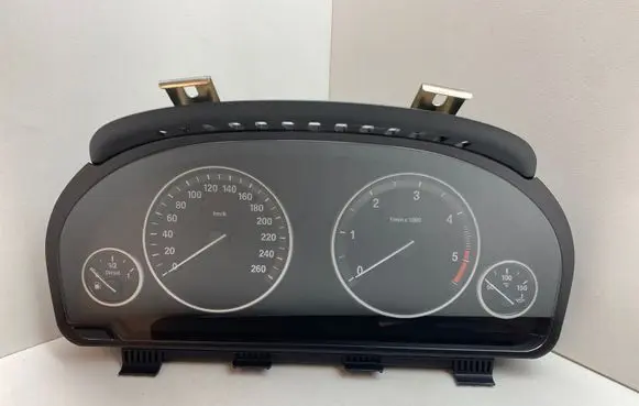 BMW 5 F10 F11 Speedometer (instrument cluster) 9249345
