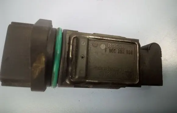 Nissan X-Trail T30 Mass air flow meter F00C2G2039 634183