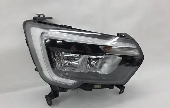 Renault Master III Headlight/headlamp 260105567R