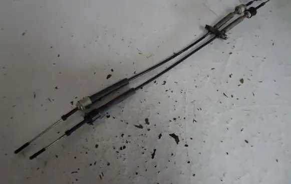 Opel Mokka Gear shift cable linkage 