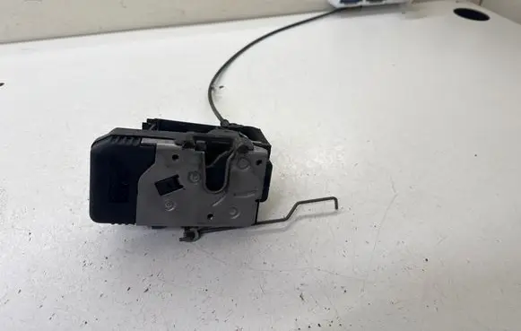 Renault Trafic II (X83) Front door lock 8200008246 91166237