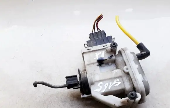 Volkswagen PASSAT B4 Central locking motor 3a0862153