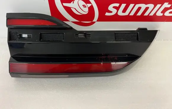 Tailgate rear/tail lights
