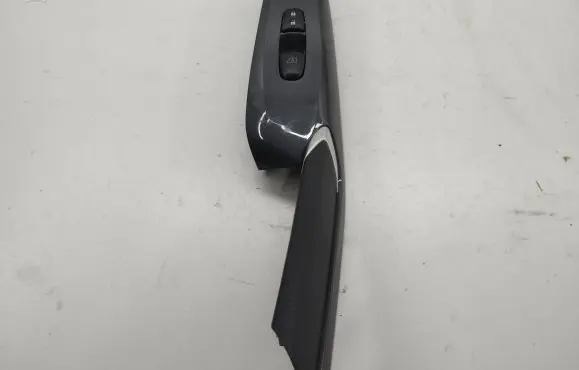 Nissan Juke II F16 Electric window control switch