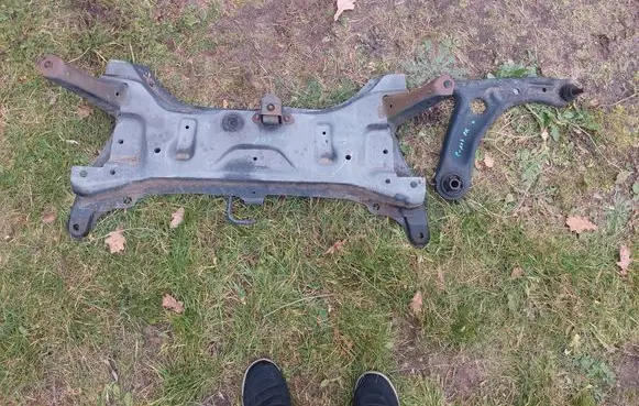 Toyota Aygo AB10 Front suspension assembly kit set 50911238