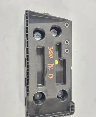 Volkswagen PASSAT B8 Battery box tray 3Q0804869