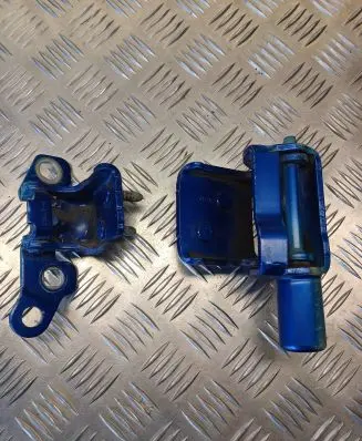 Rear door hinge set