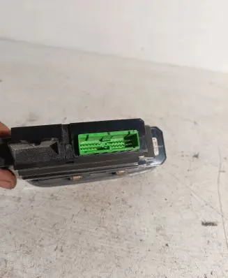 Volvo S60 Electric window control switch 8682836 068241E