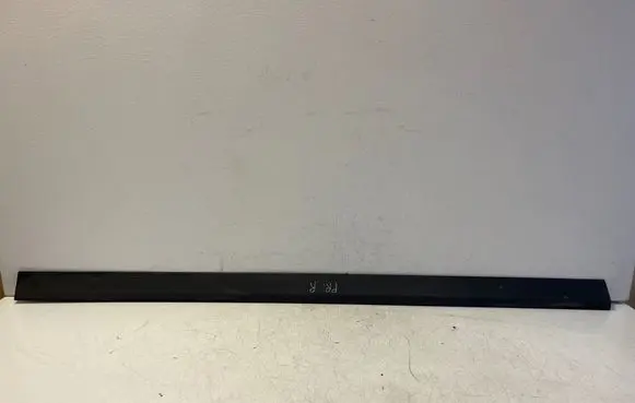 Volvo V70 Front door trim (molding) 9203784 9151912