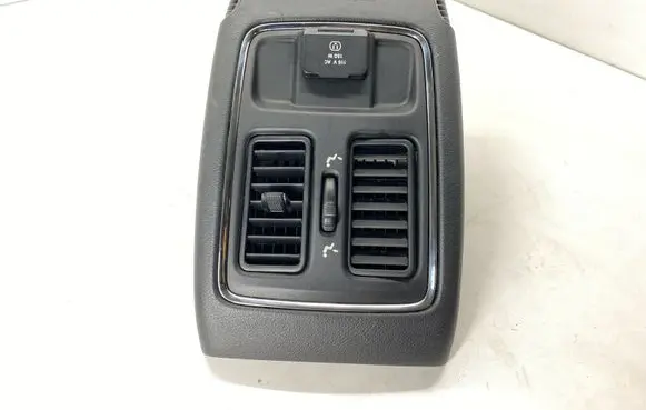 Rear air vent grill