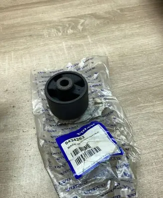 Volvo XC70 Engine mount bracket 9434263