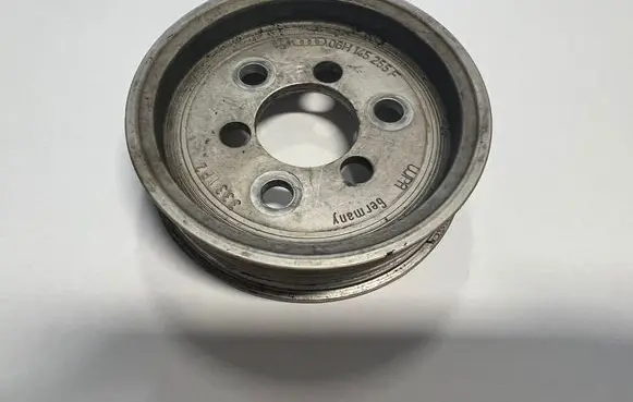 Volkswagen Transporter - Caravelle T5 Power steering pump pulley 06H145255F