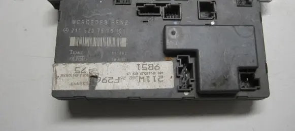 Mercedes-Benz E W211 Door control unit/module 2118207526