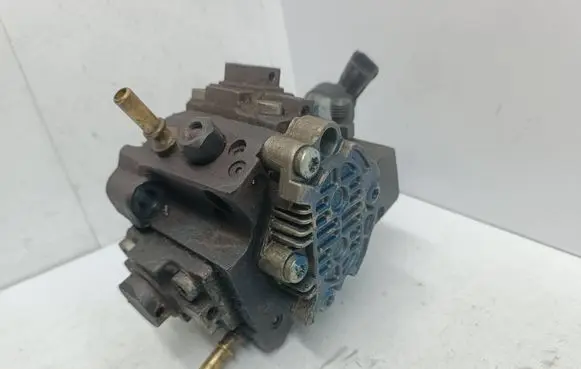 Renault Laguna III Fuel injection high pressure pump 8200690744 0445010170 H8200690744