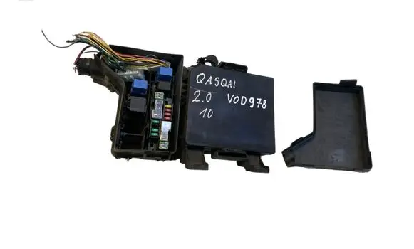 Nissan Qashqai+2 Fuse module 24383JD00A 319136024 3191236438