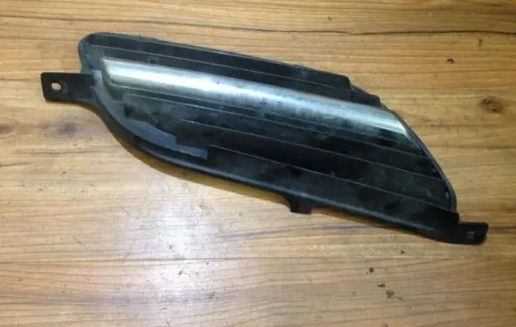 Nissan Almera Tino Front bumper lower grill 9381m020