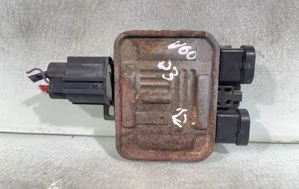 Volvo V60 Coolant fan relay 940011200