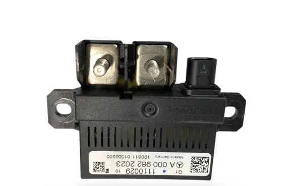 Mercedes-Benz E W212 Charging relay A0009822023