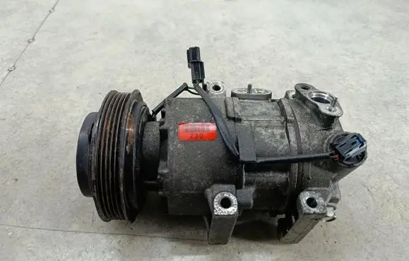 KIA Stonic Air conditioning (A/C) compressor (pump) 1E39E17200