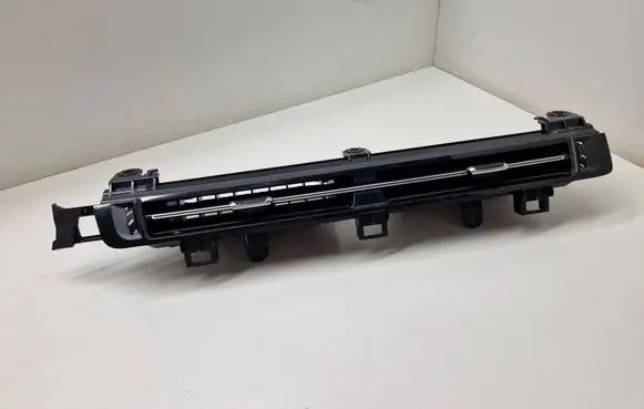 BMW 2 Active Tourer U06 Dash center air vent grill 9483383