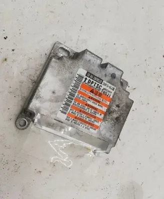 Suzuki Grand Vitara II Airbag control unit/module 3891065J30