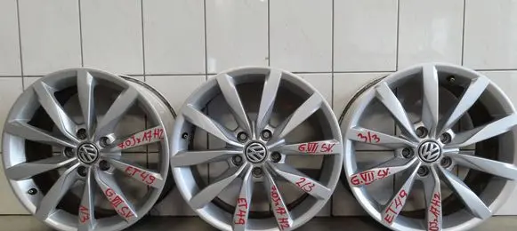 Volkswagen Golf Sportsvan R17 alloy rim 5G0601025BF
