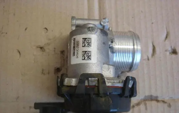 Peugeot 308 Throttle valve 9807238580