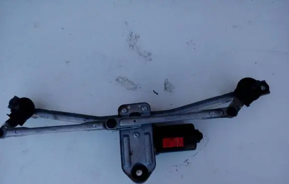 KIA Sportage Front wiper linkage and motor 981003W300 F00S2S2810