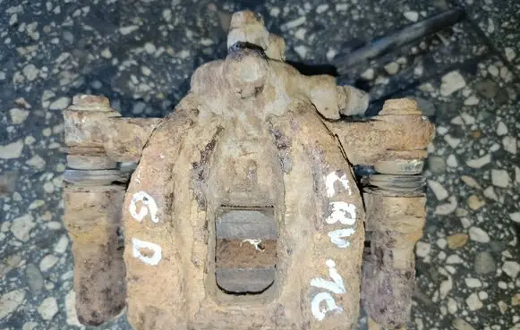 Honda CR-V Rear brake caliper