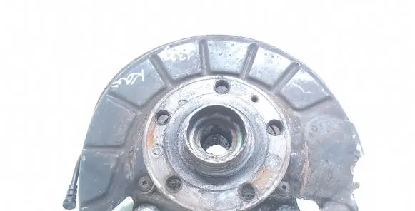 Front wheel hub spindle knuckle