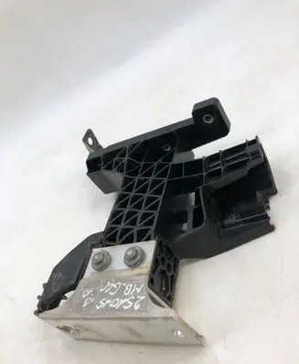 Mercedes-Benz GLC C254 Radiator support slam panel bracket A2546208400