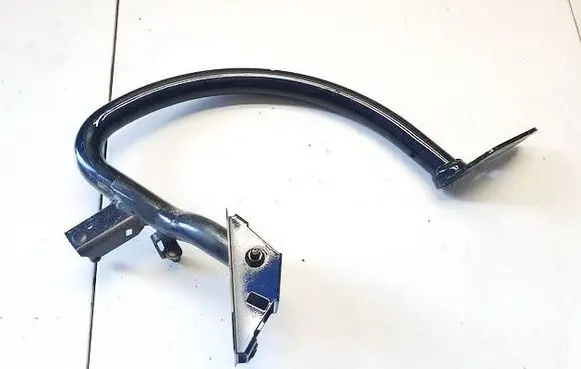 Tailgate/trunk/boot hinge
