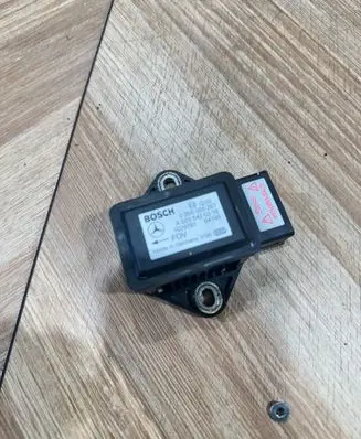 Mercedes-Benz E W211 ESP acceleration yaw rate sensor 0265005267 1029761
