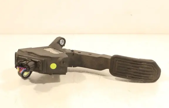 Toyota Corolla E160 E170 Accelerator throttle pedal 781100W040