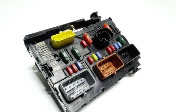 Citroen C3 Fuse module 9659741880 BSML04 ST0076359