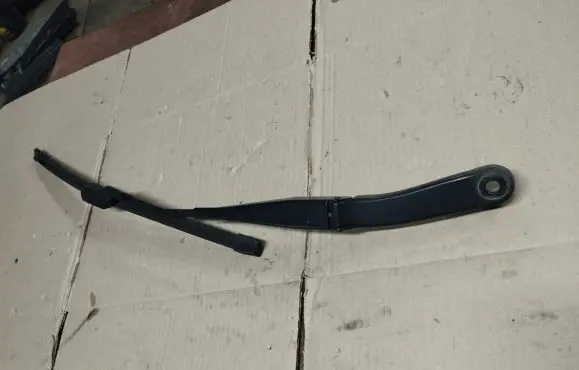 Jeep Renegade Front wiper blade arm