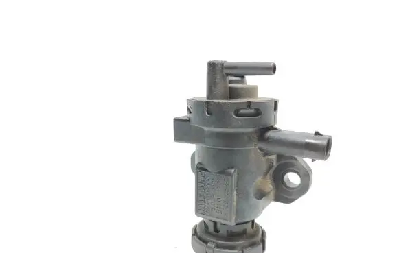 BMW 5 F10 F11 Turbo solenoid valve 8509323 3024389 BMW1174